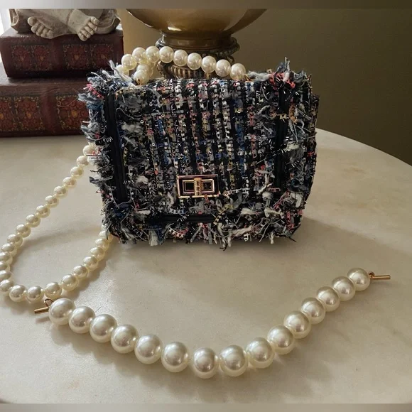 Designer inspired colored tweed with silver, and pearl strap handle. - Picture 2 of 10